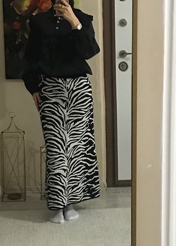 Zebra Desenli Uzun Drapeli Kadın Etek - Görsel 2