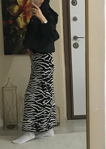 Zebra Desenli Uzun Drapeli Kadın Etek - Görsel 3