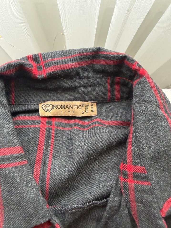 Düğmeli Gri Kadın Gömlek - Görsel 2