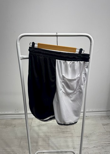 Beyaz Siyah Baskılı Pamuklu Mini Şort - Görsel 2