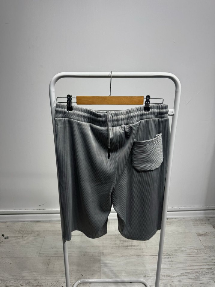 Gri Rahat Kesim Erkek Mini Denim Şort - Görsel 2