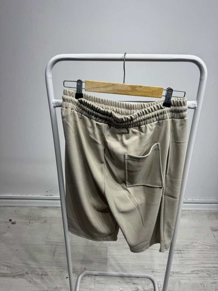 Bej Keten Rahat Kesim Erkek Şort - Görsel 2