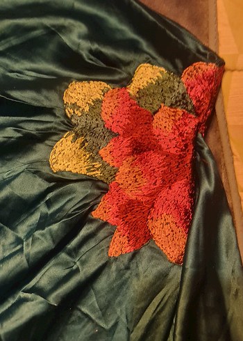 Nakışlı Uzun saten  Kadın Elbisesi - Görsel 2