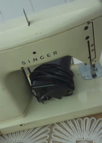 Beyaz Singer Dikiş Makinesi - Görsel 2