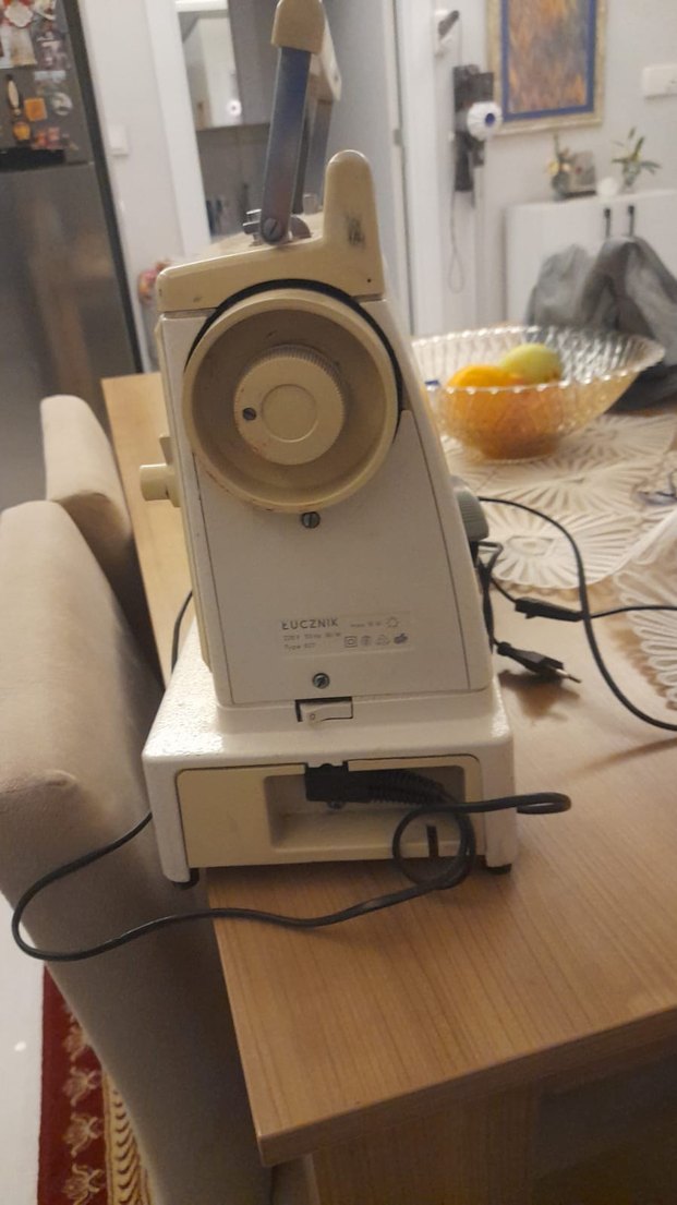 Beyaz Singer Dikiş Makinesi - Görsel 3