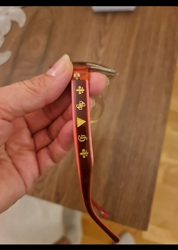 gues Şeffaf Bej Vintage Kadın Güneş Gözlüğü - Görsel 4