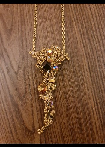 Uzun Altın Renkli Boncuklu Kadın Kolye - Görsel 2
