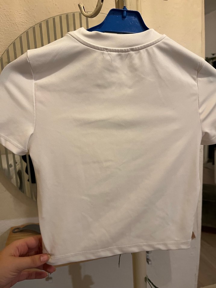 göğüs desenli tshirt s beden - Görsel 2