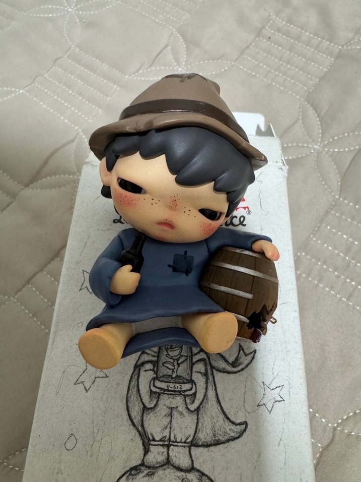 Hirono le petit prince serisi .  The tippler. Kartı mevcut - Görsel 3