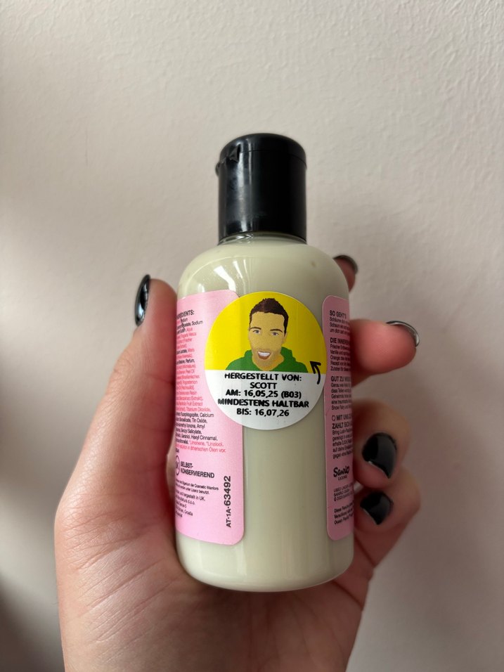 Lush x Hello Kitty ve Arkadaşları Duş Jeli - Görsel 5