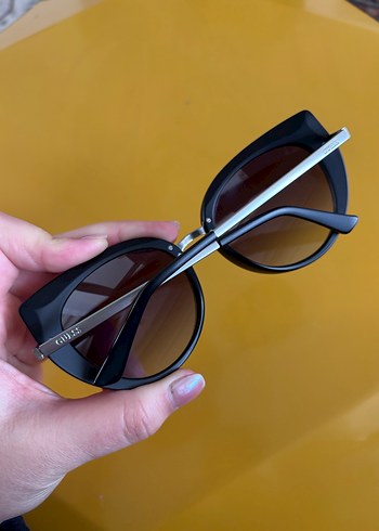 Guess güneş gözlüğü - Görsel 2