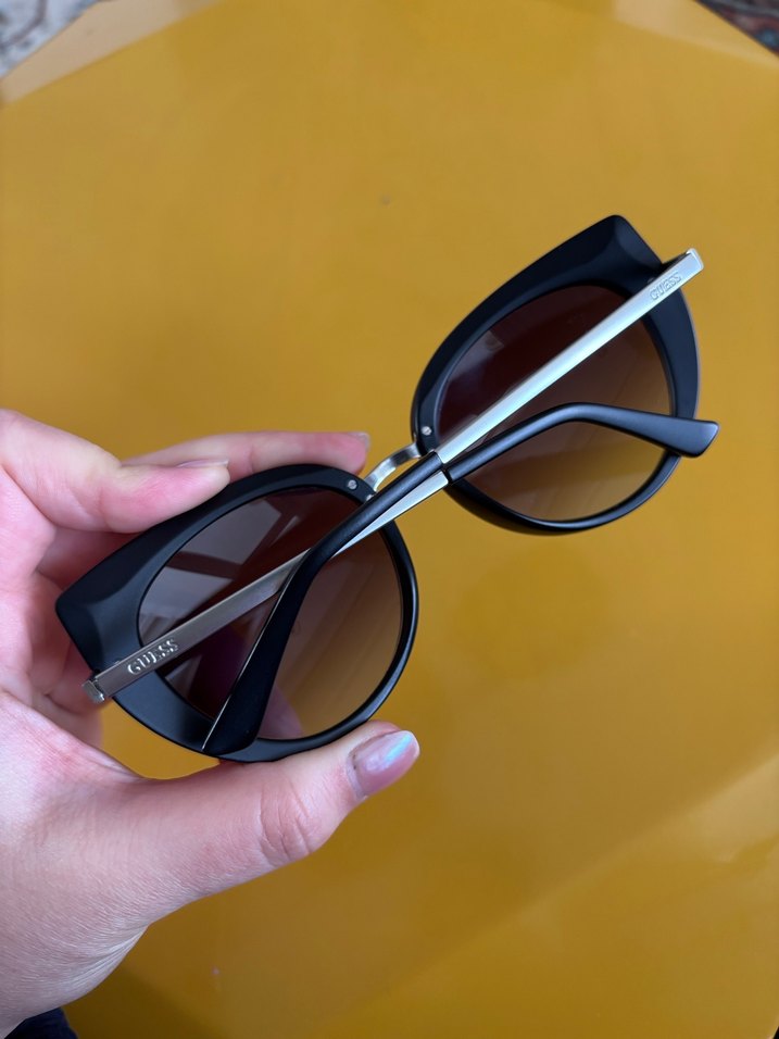 Guess güneş gözlüğü - Görsel 2