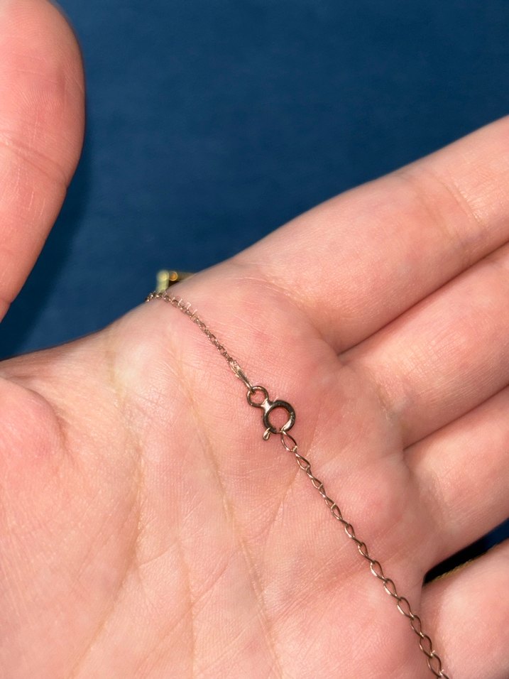 Altın Renk Arı Detaylı Midi Kolye - Görsel 3