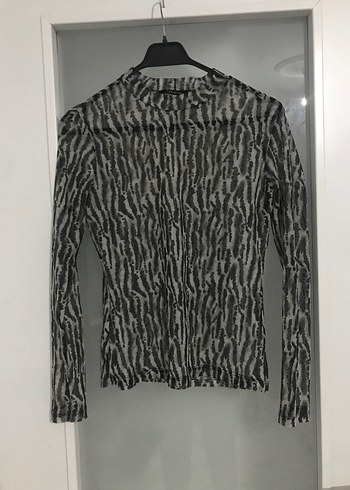 Tül Zebra Desenli Boğazlı Bluz