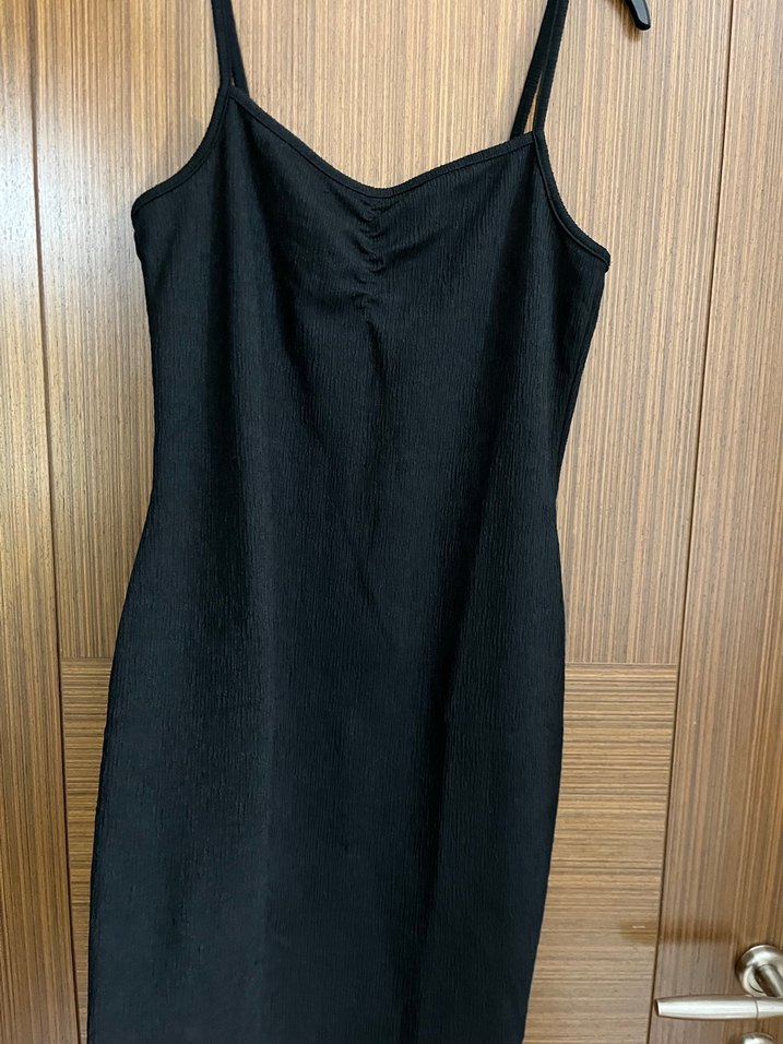 Siyah Askılı Elbise - Görsel 2