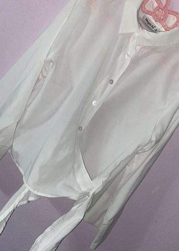 Beyaz belden kurdele baglamali Gömlek - Görsel 3