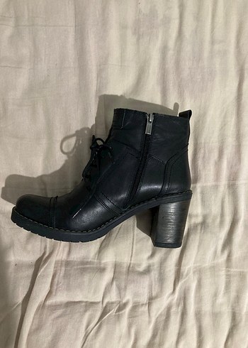 Zara Siyah Gerçek Deri Topuklu Bot