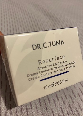 Farmasi Farmasi Dr. C. Tuna Resurface Göz Çevresi Kremi 15 ml