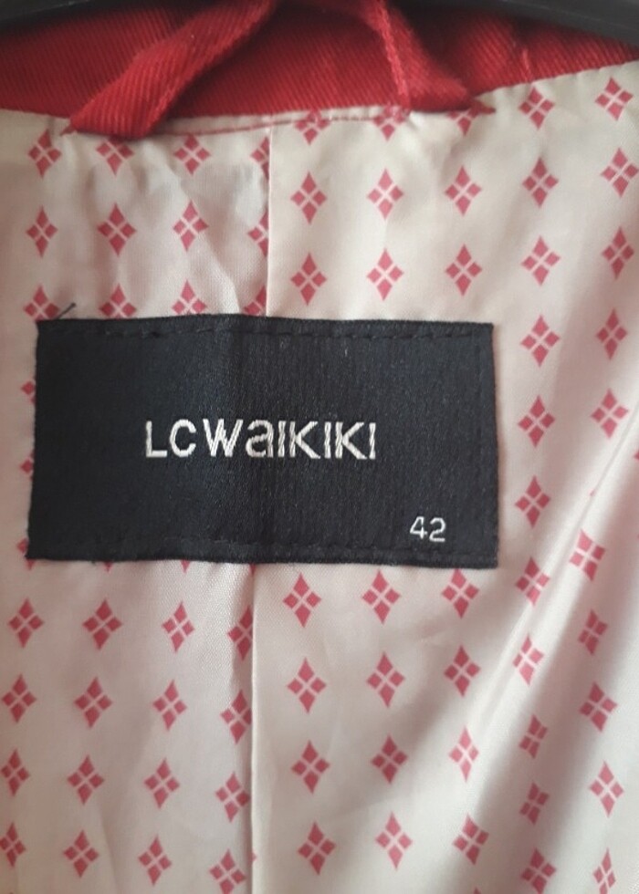 Kırmızı trençkot - Görsel 3