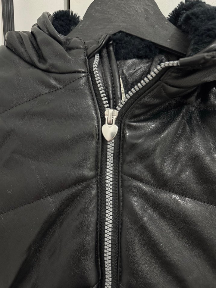 Çocuk Siyah Deri Kapüşonlu Kürklü Biker Ceket - Görsel 3