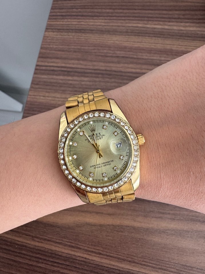 Altın Renkli Klasik kadın saat - Görsel 2