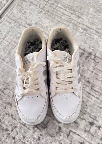 Adidas Beyaz Gri Kadın Spor Ayakkabı - Görsel 2