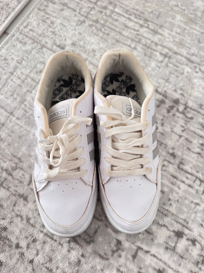 Adidas Beyaz Gri Kadın Spor Ayakkabı - Görsel 2