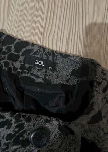 Yılan Desenli Gri Kadın Uzun Kaban - Görsel 4