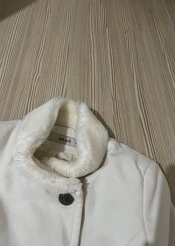 Düğmeli Beyaz Midi Kadın Kaban - Görsel 3