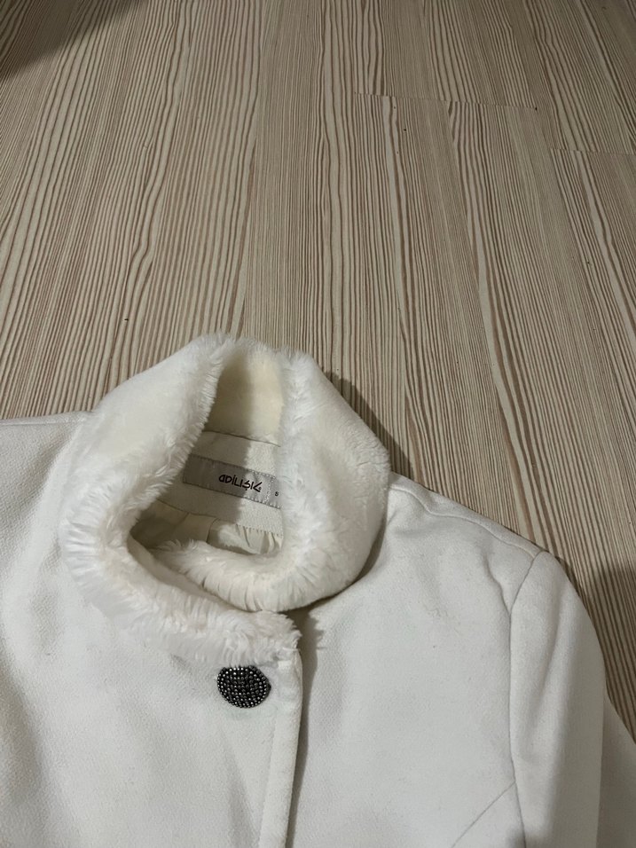 Düğmeli Beyaz Midi Kadın Kaban - Görsel 3