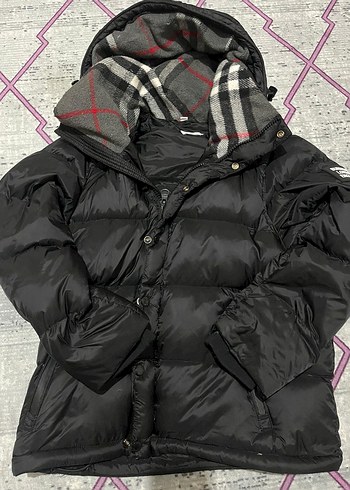 Burberry Siyah Kapusonlu Sisme Mont