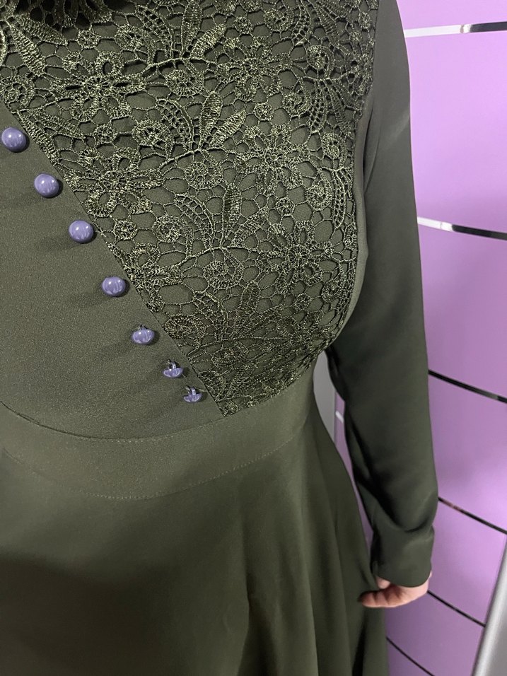 Düğmeli Yüksek Yakalı Kadın Uzun Abiye Elbise - Görsel 4