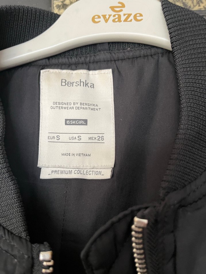 Siyah Fermuarlı Kadın Ceket - Görsel 3