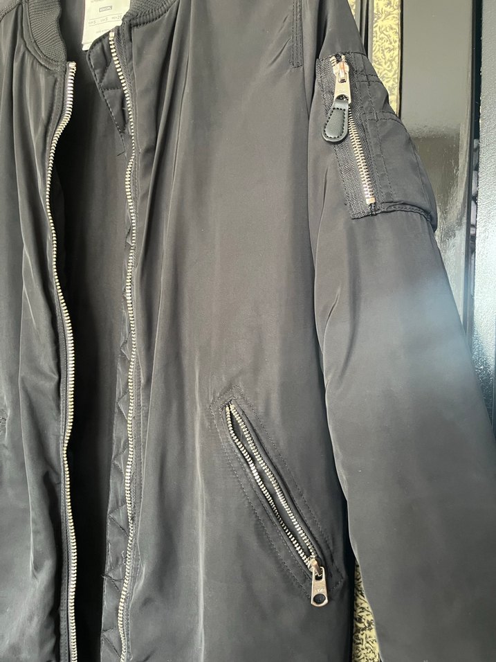 Siyah Fermuarlı Kadın Ceket - Görsel 2