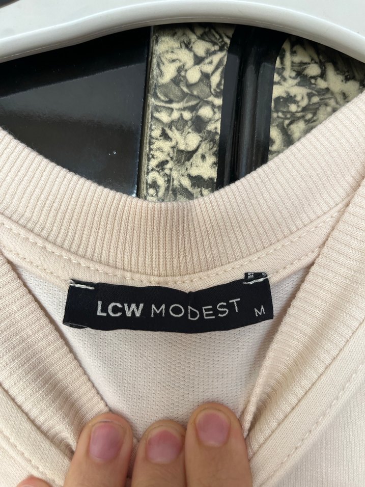 Kadın Beyaz Uzun Kollu Fırfırlı Sweatshirt - Görsel 4