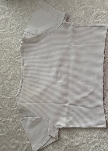 V Yaka Beyaz Kısa Crop Top - Görsel 2