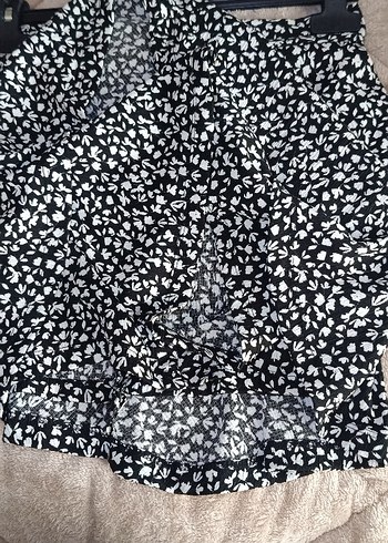 Siyah Beyaz Desenli Pilili Mini Etek - Görsel 2