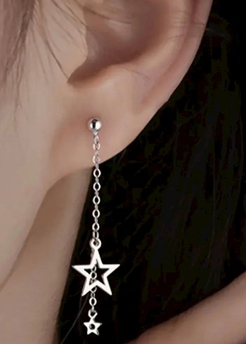 Zincir Detaylı Uzun Beyaz Yıldız Küpe - Görsel 2