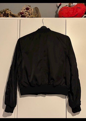 Pull and Bear Siyah Fermuarlı Kadın Bomber Ceket
