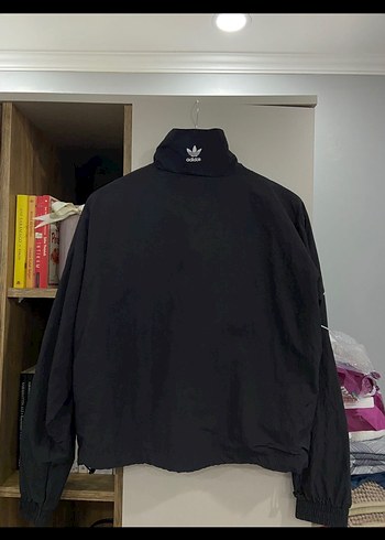 Adidas Siyah Fermuarlı Yüksek Yakalı Kadın Ceket