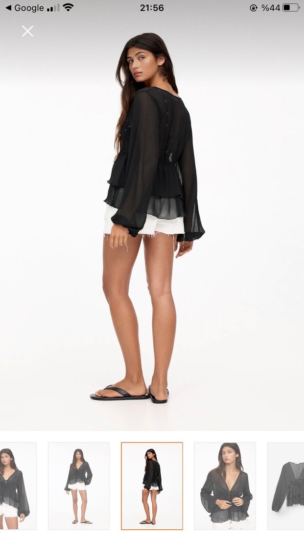 Pull & Bear Siyah V Yakalı Fırfırlı Mini Bluz - Görsel 3