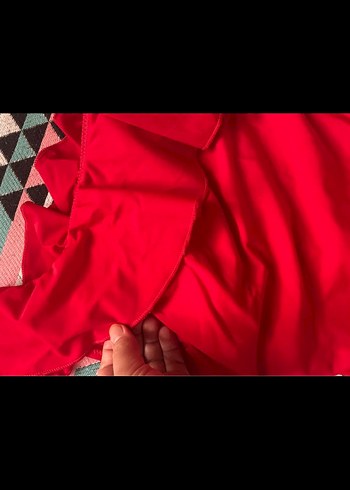 Kırmızı Drapeli Tek Omuz Mayo - Görsel 3