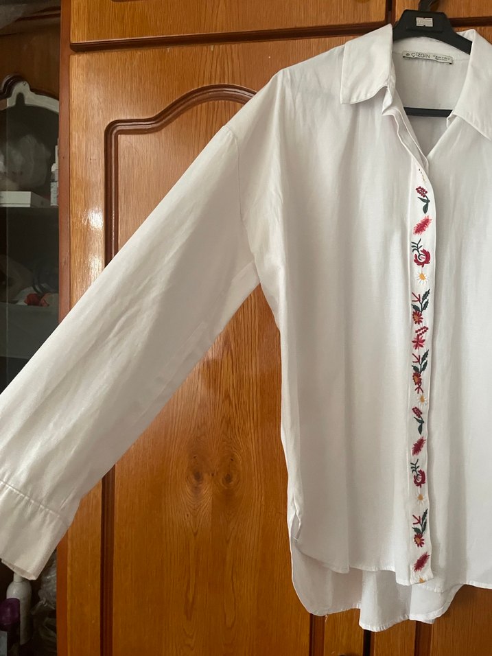 Nakışlı Beyaz Bohem Kadın Gömlek - Görsel 3