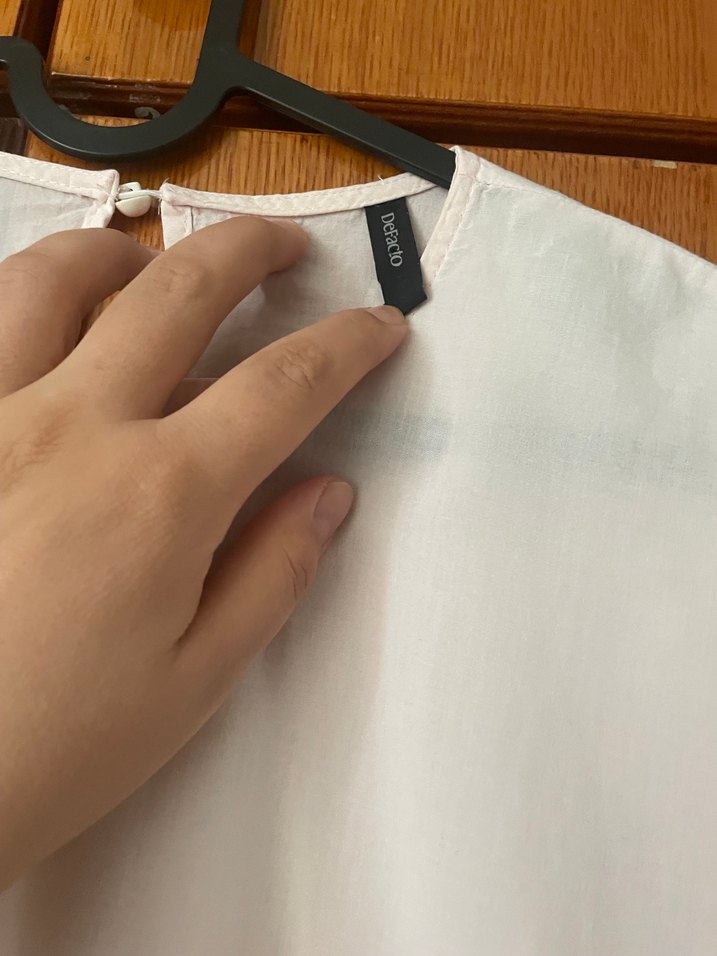 Uzun Kollu Beyaz Keten Bluz - Görsel 4