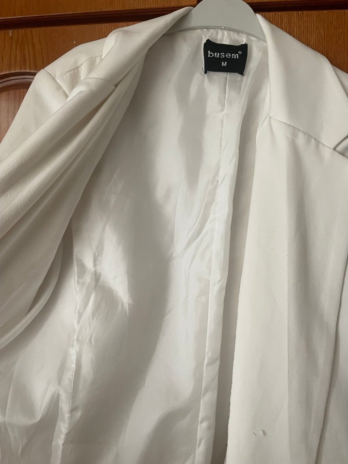 Düğmeli Beyaz Midi Kadın Ceket - Görsel 4