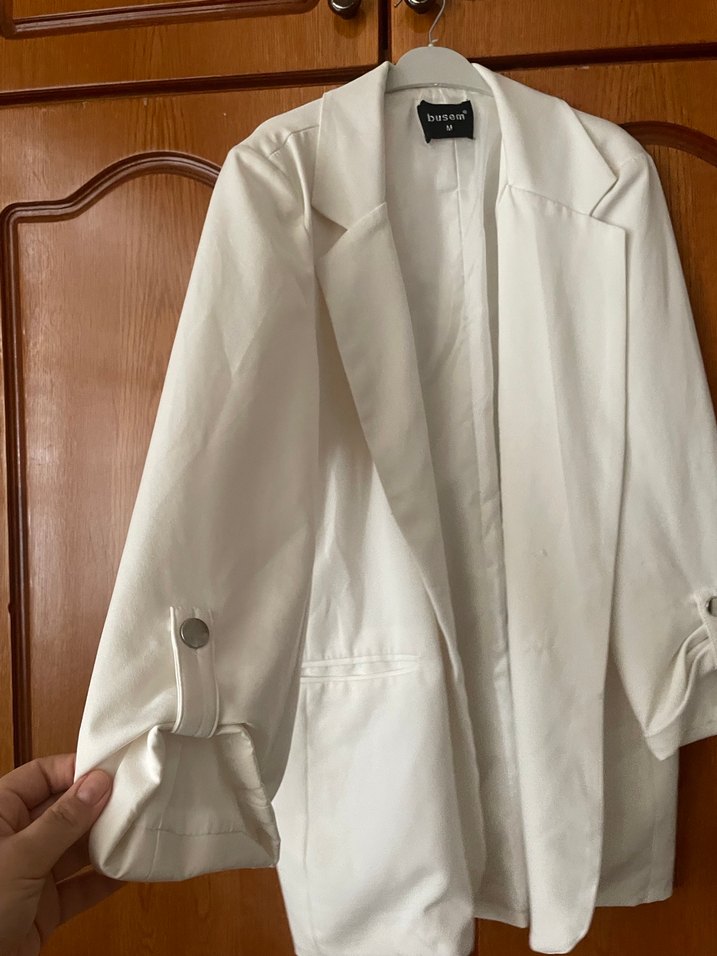 Düğmeli Beyaz Midi Kadın Ceket - Görsel 2