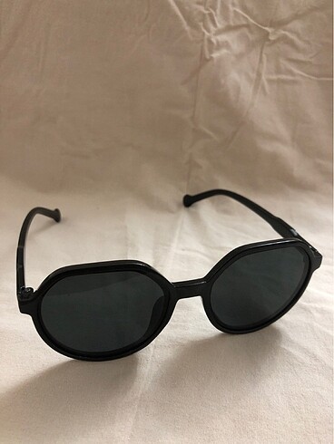 Siyah güneş gözlüğü - Görsel 2