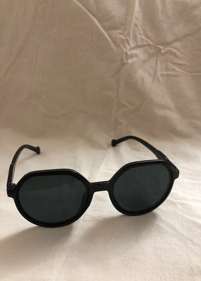 Siyah güneş gözlüğü - Görsel 3