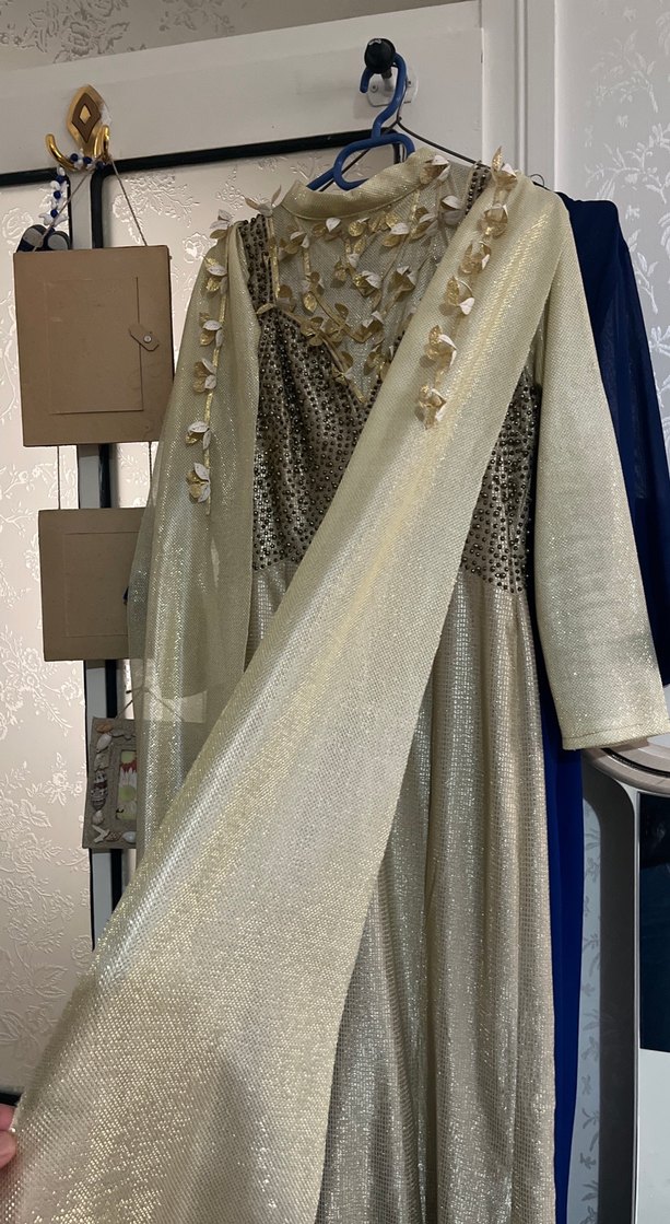 Drapeli Uzun Parlak Altın Kadın Abiye - Görsel 4