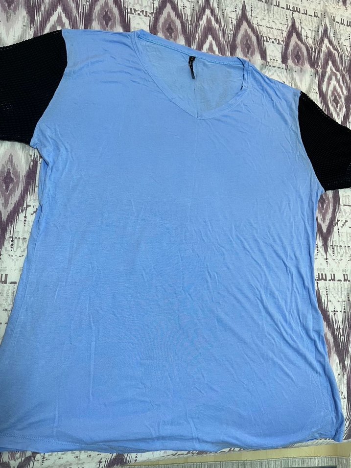 Mavi V Yaka Kısa Kollu Kadın Tişört - Görsel 2